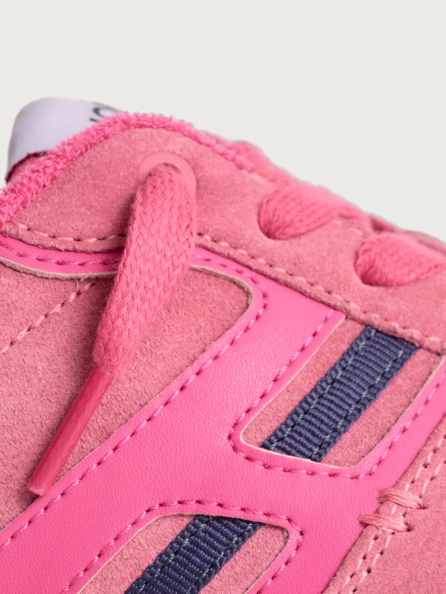 Best OLD TOWN SQUARE Damen Metro