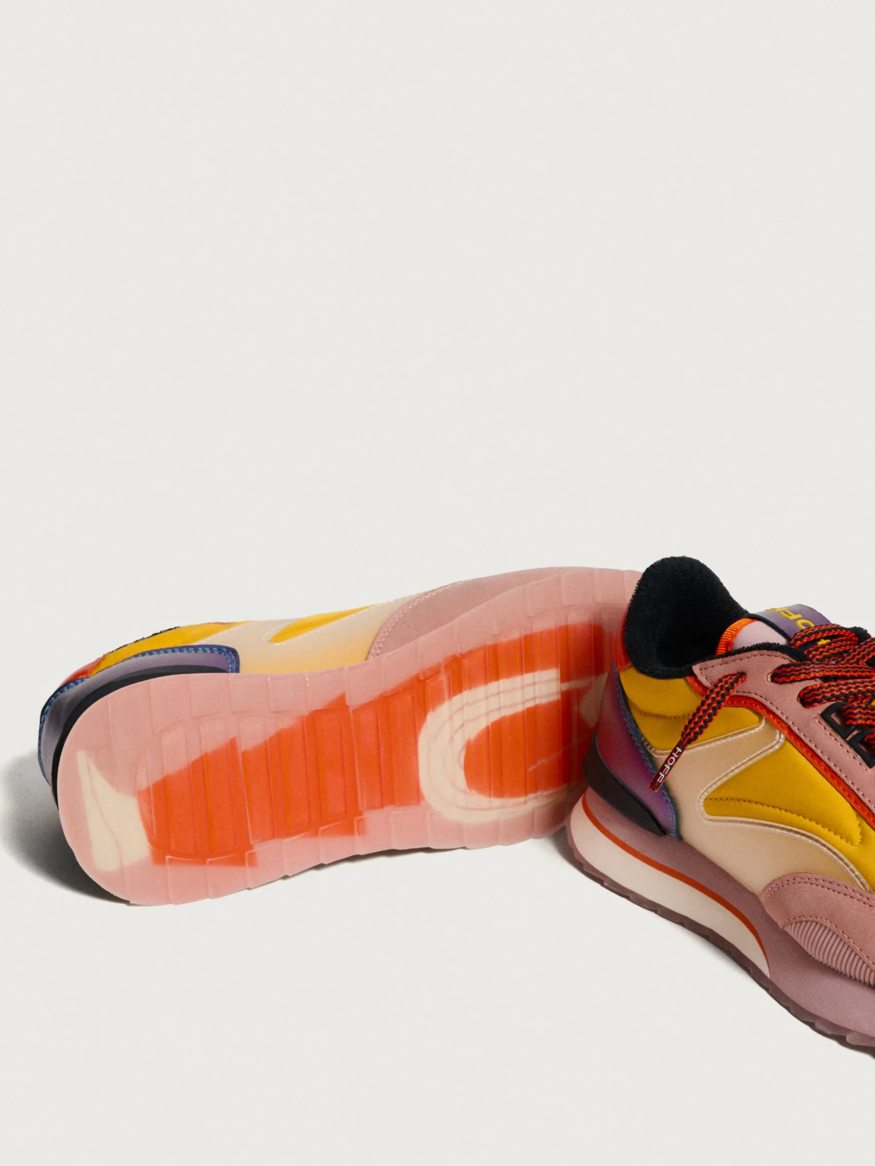 Online THE GRIFFINS Damen Art